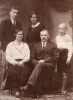 Rodzina Krajewskich. Od lewej Edward, Stanisława, Marianna, Aleksander, Stanisław ok. 1930 r.
