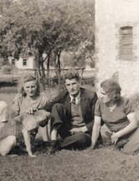 Edward, Felicja, Józef Dzieciaszkowie, Aniela Wrońska, Rędziny, początek lat 1940-tych